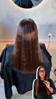 3 zabiegi i dalej brak pełnego efektu 🤷🏻‍♀️To nie przypadek.Gęste, grube włosy + różny skręt = brak miejsca na schematy.Tu liczy się technika, doświadczenie i świadoma praca.Efekt?100% doprostowania – nawet w opornych partiach.💫Tak pracuję w salonie i tego uczę na szkoleniach.Bo dobrze wykonana keratyna to nie przypadek.#keratynoweprostowanie #keratynaśląsk #szkoleniazkeratyny